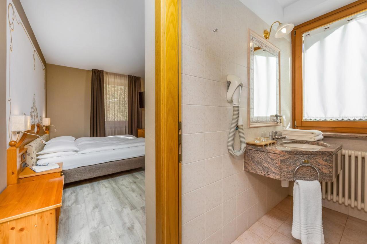Hotel Vittoria - Ricarica L'Anima Dimaro Buitenkant foto