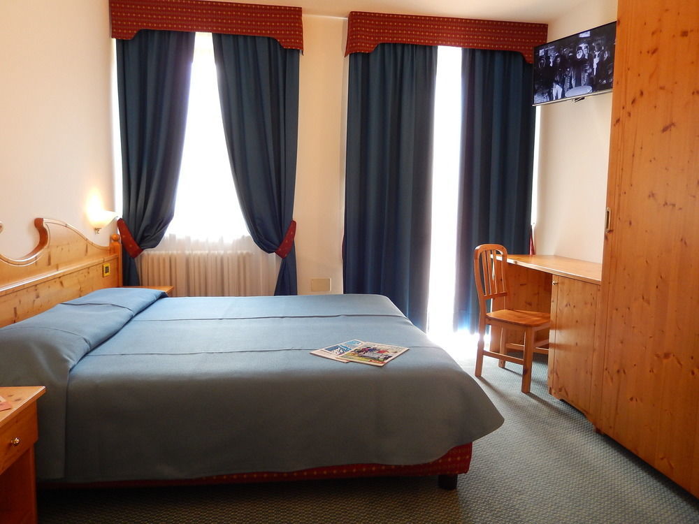 Hotel Vittoria - Ricarica L'Anima Dimaro Buitenkant foto