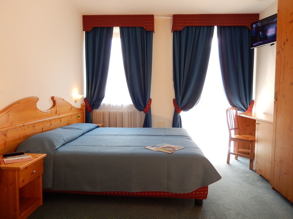 Hotel Vittoria - Ricarica L'Anima Dimaro Buitenkant foto
