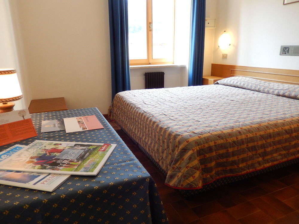 Hotel Vittoria - Ricarica L'Anima Dimaro Buitenkant foto